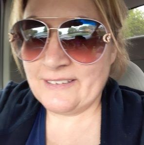 Meet your Posher, Nancy